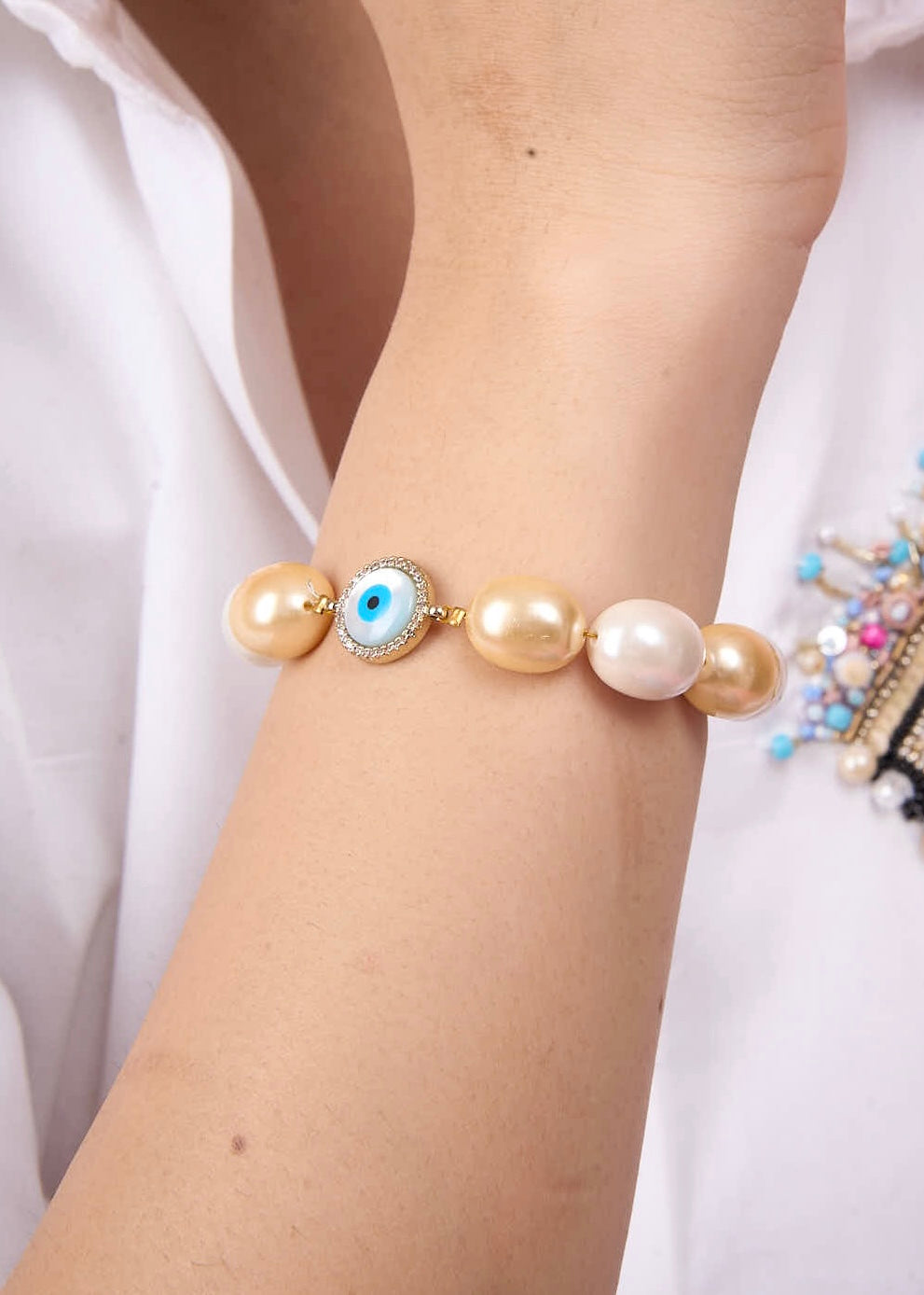 Fresh Water Pearl Evil Eye Diamante Bracelet White & Gold