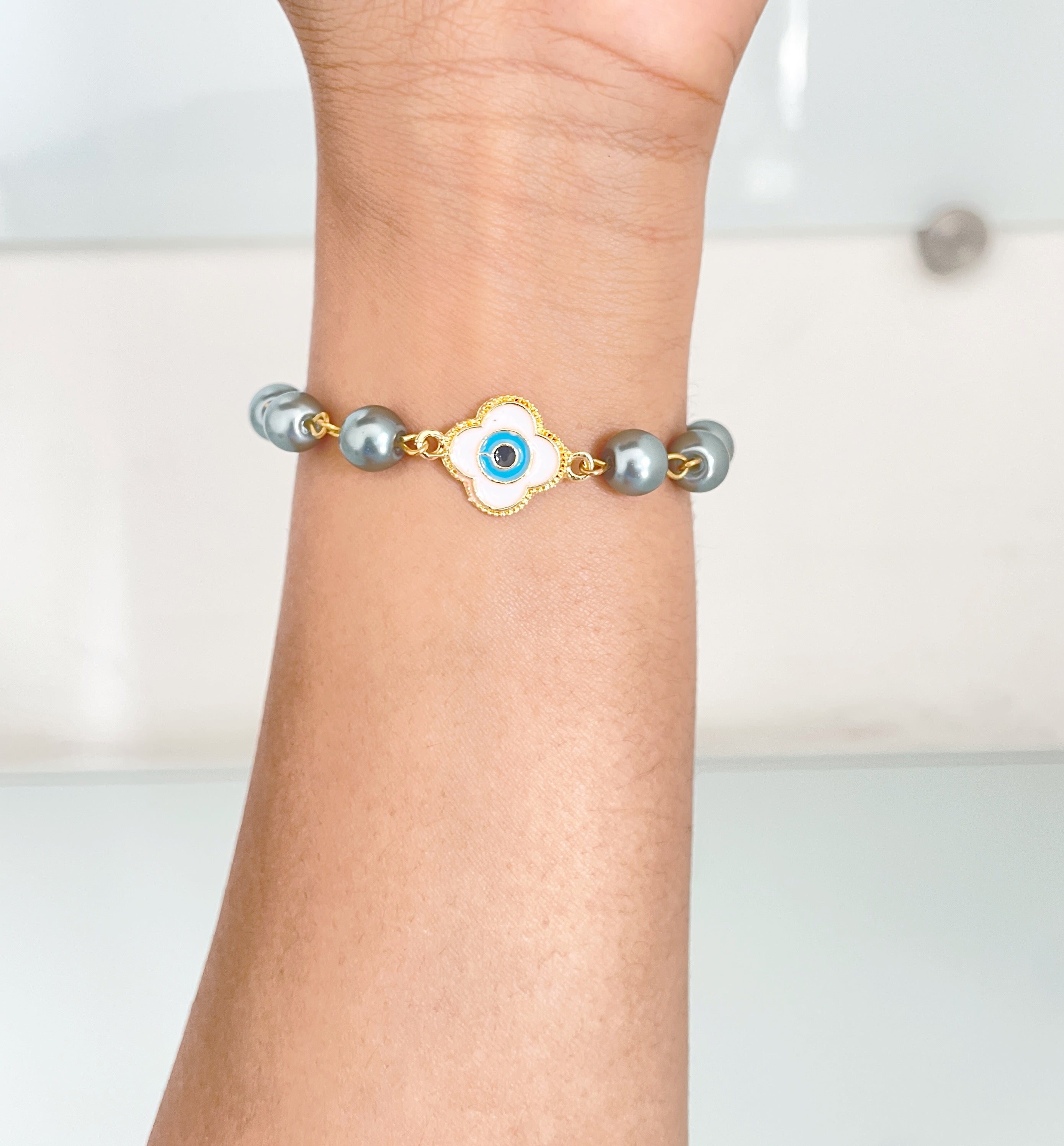 Clover Evil Eye Bracelet with Grey Baroque Pearls